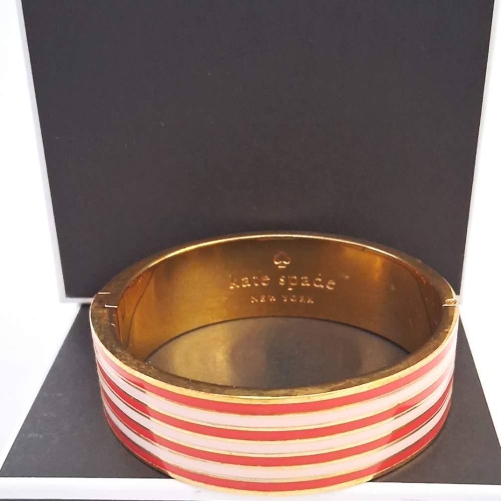 KATE SPADE RED AND GOLD STRIPED BANGLE